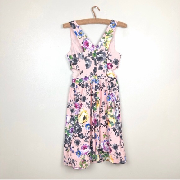 Modcloth Pink 💐Floral Dress with POCKETS! - Picture 2 of 5